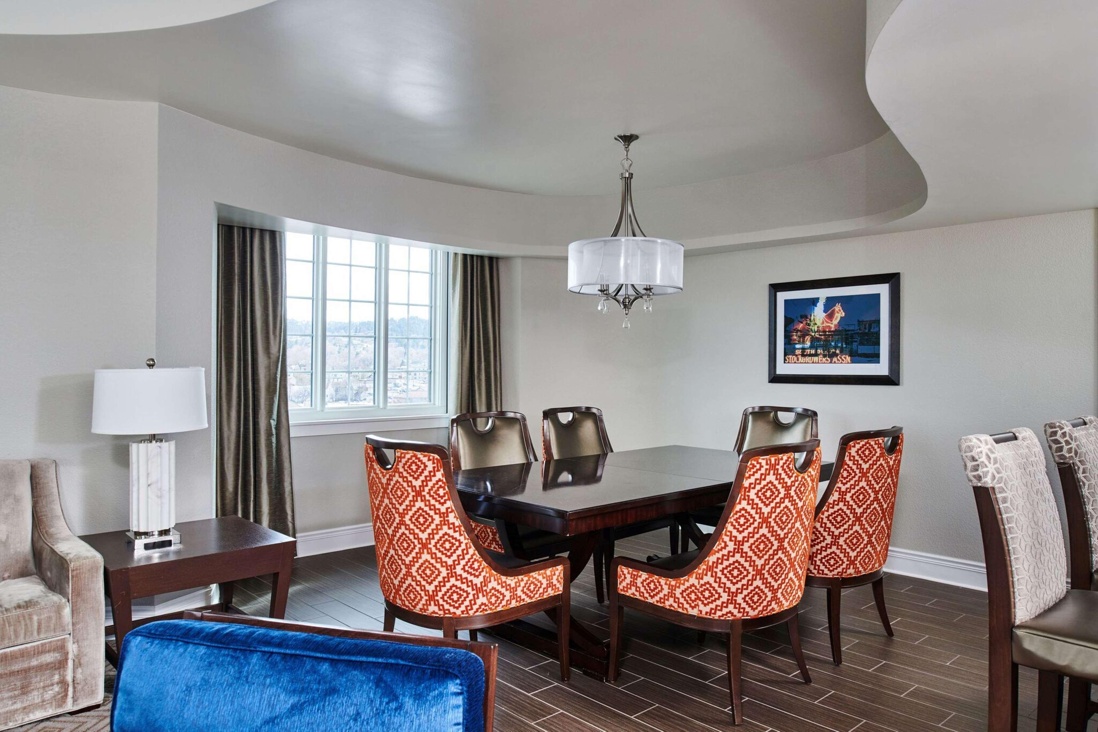 Hotel Alex Johnson Rapid City, Curio Collection By Hilton Exteriör bild