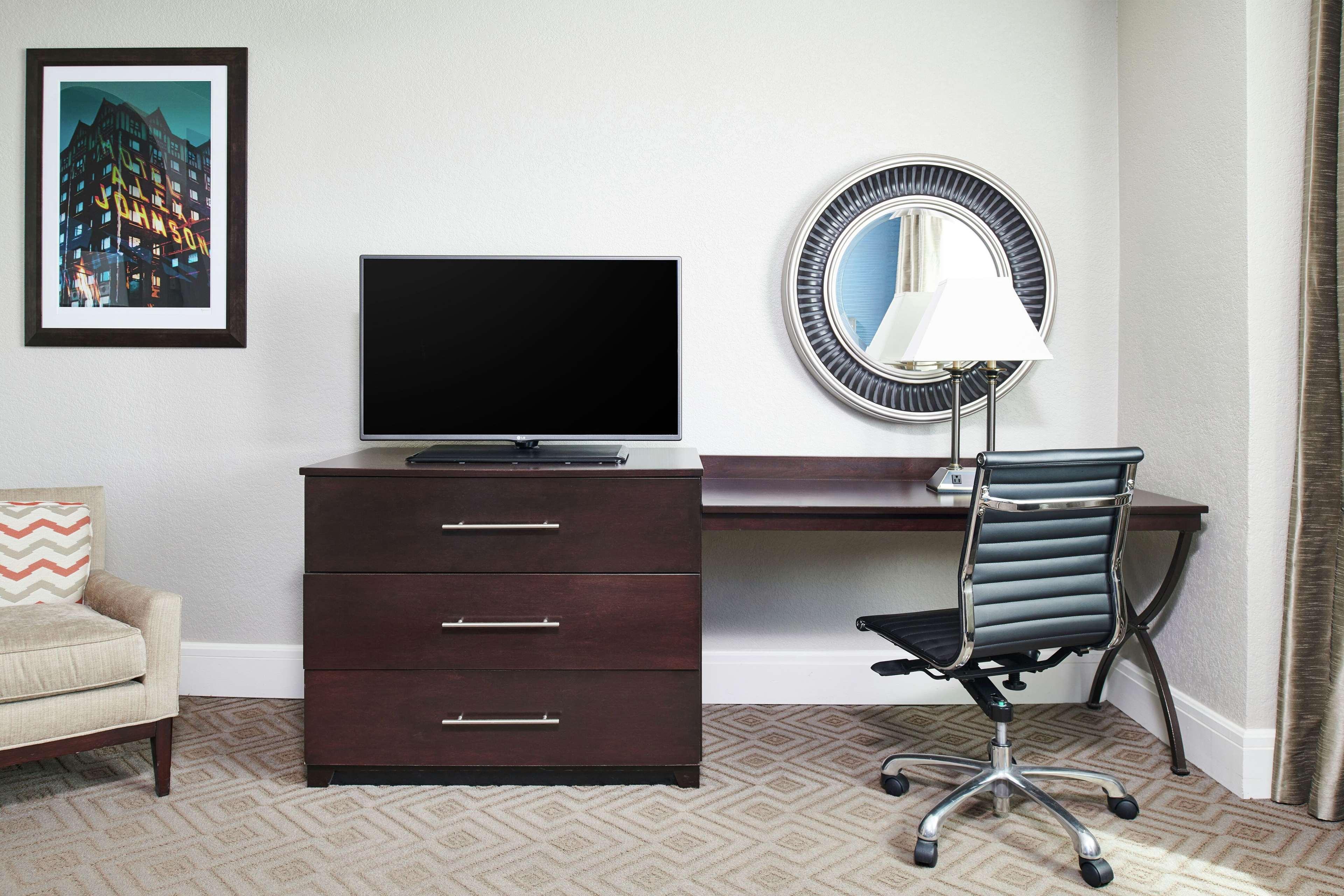 Hotel Alex Johnson Rapid City, Curio Collection By Hilton Exteriör bild