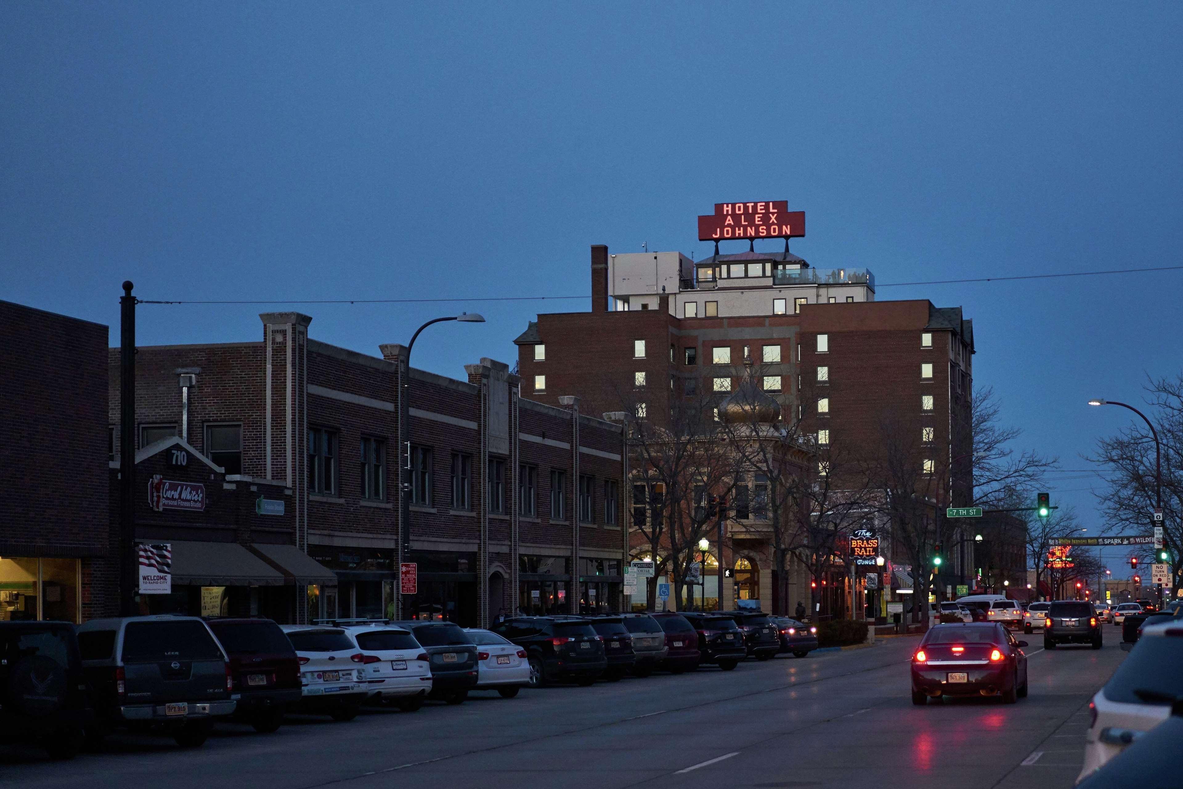 Hotel Alex Johnson Rapid City, Curio Collection By Hilton Exteriör bild