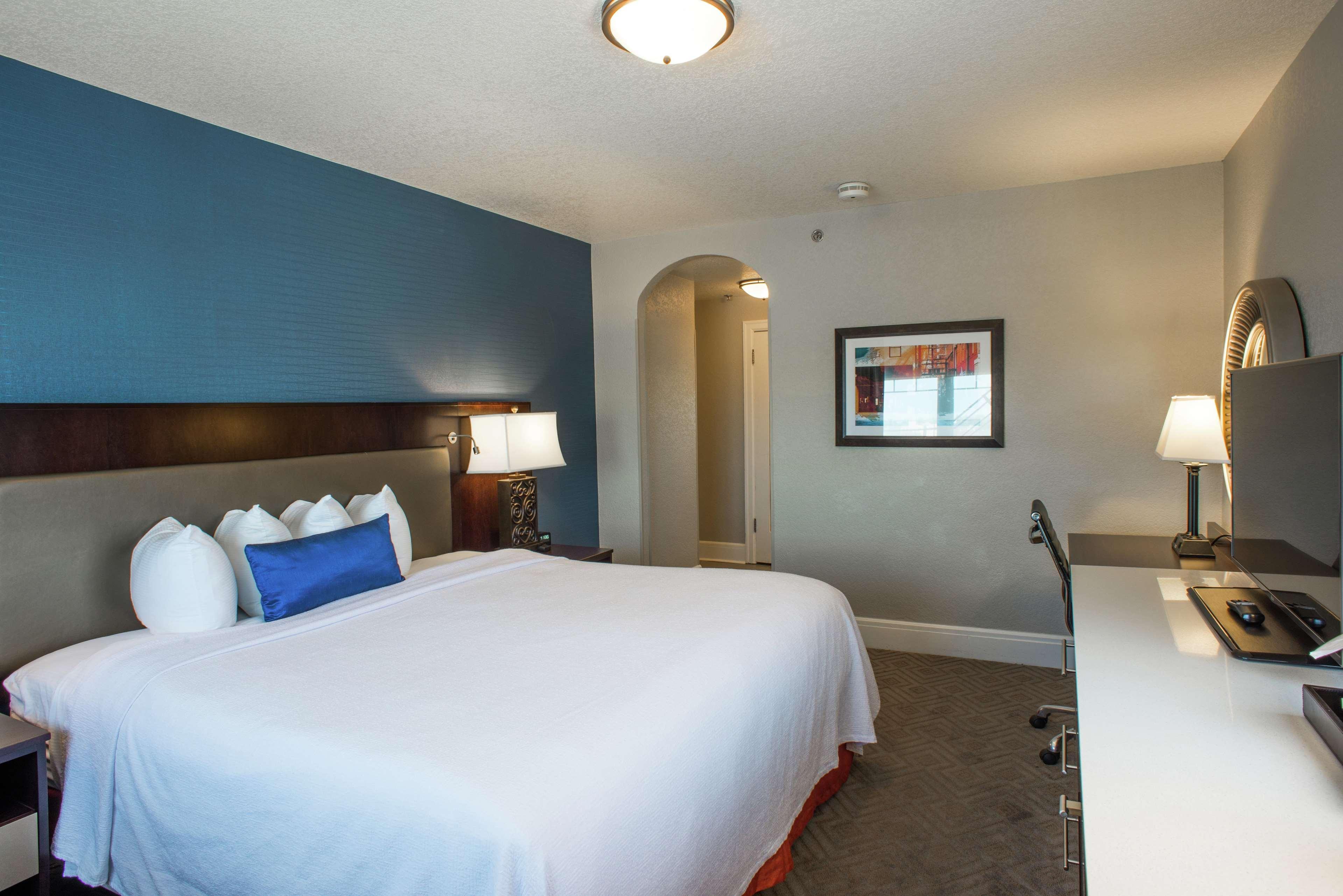 Hotel Alex Johnson Rapid City, Curio Collection By Hilton Exteriör bild