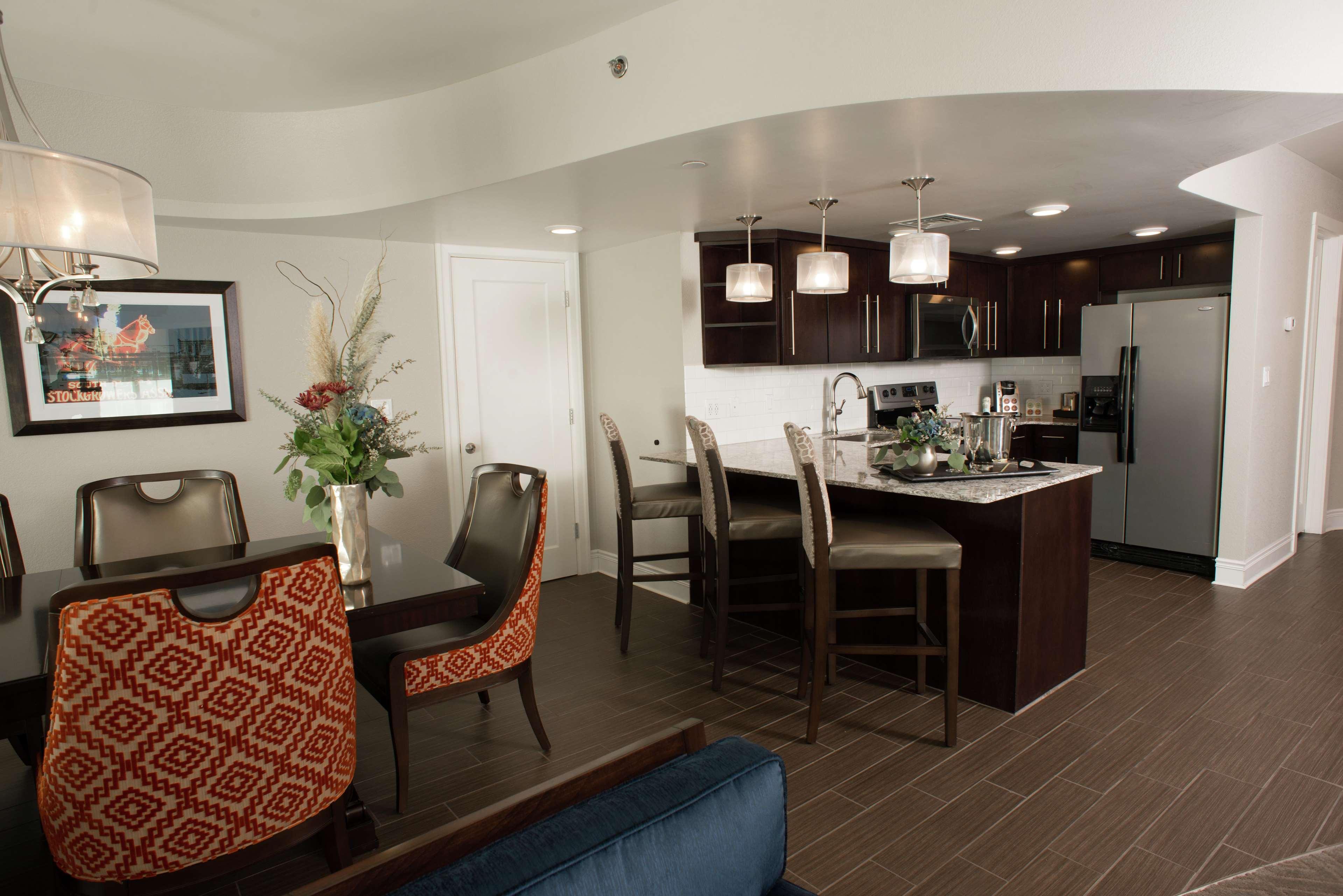 Hotel Alex Johnson Rapid City, Curio Collection By Hilton Exteriör bild
