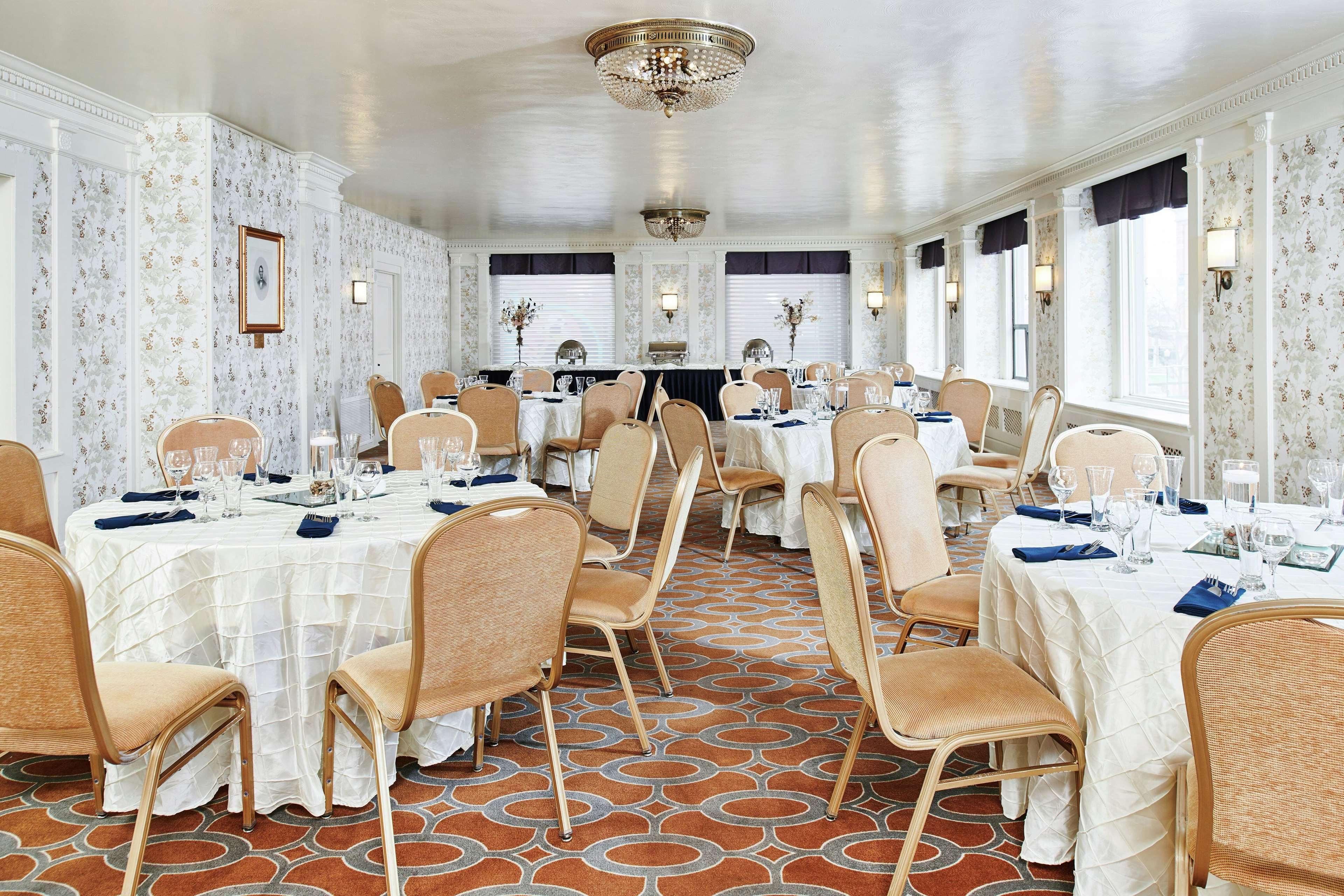 Hotel Alex Johnson Rapid City, Curio Collection By Hilton Exteriör bild