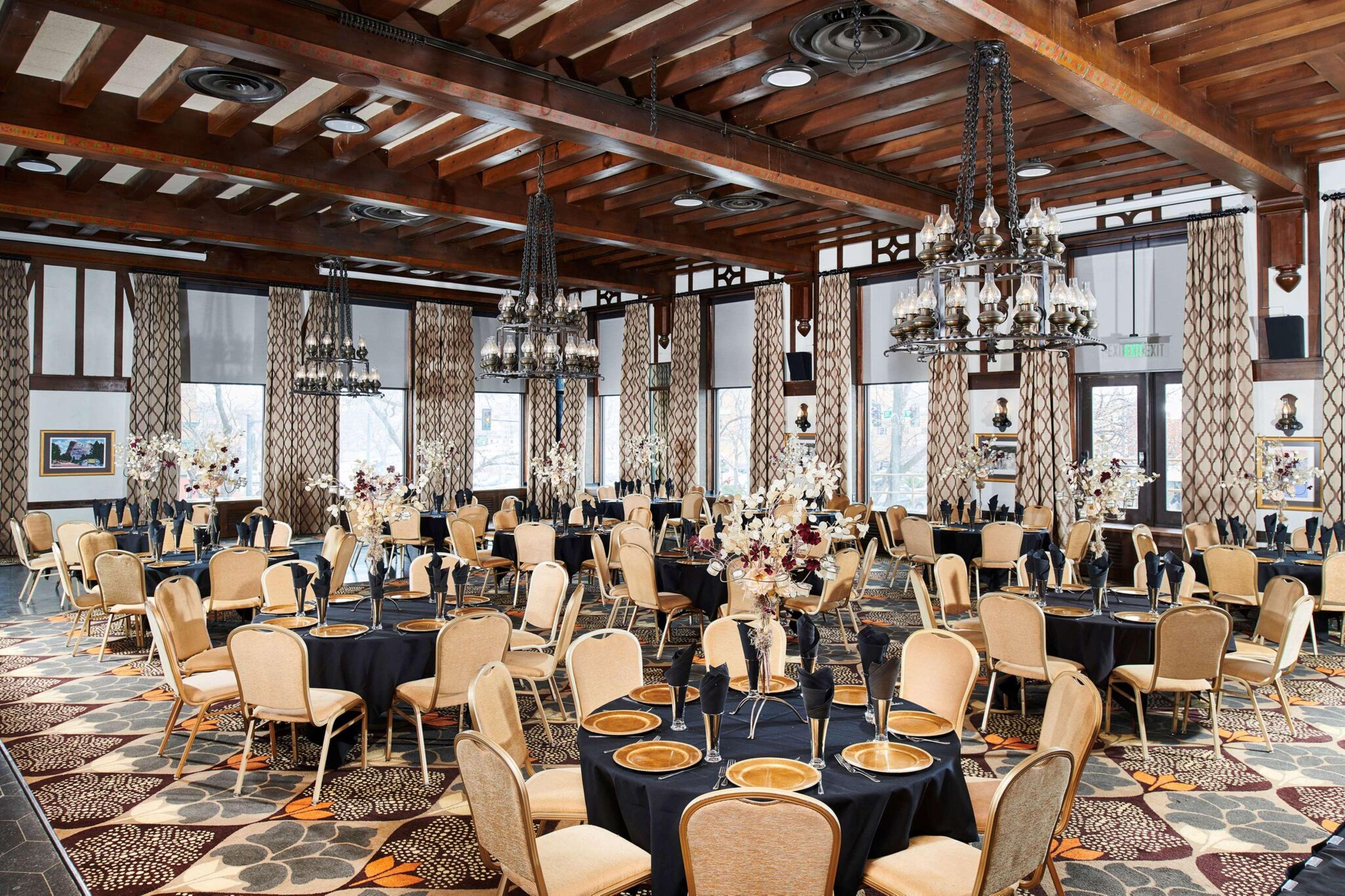 Hotel Alex Johnson Rapid City, Curio Collection By Hilton Exteriör bild
