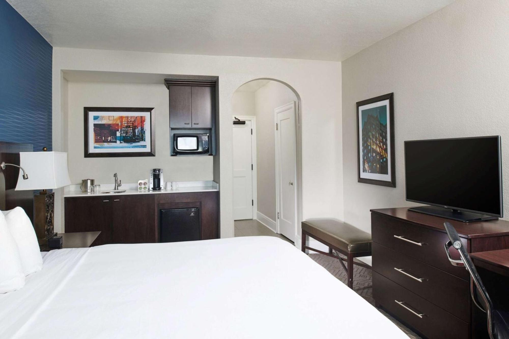 Hotel Alex Johnson Rapid City, Curio Collection By Hilton Exteriör bild